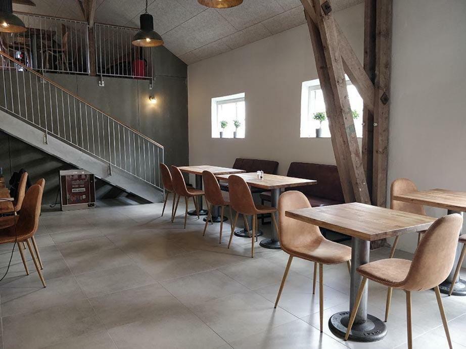 B & B Godstrup - Cafe Og Restaurant Den Gamle Stald Herning Buitenkant foto